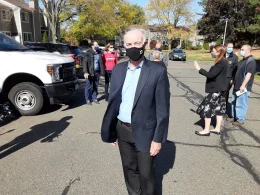 Joe Courtney wearing mask